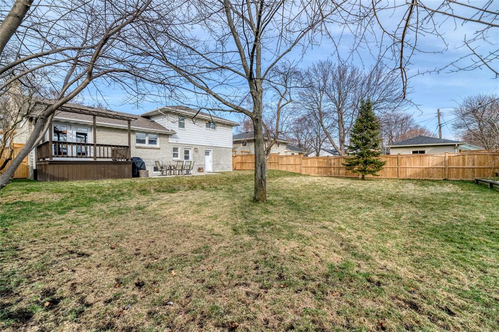 895 KEMSLEY Drive, Sarnia, Ontario, Canada