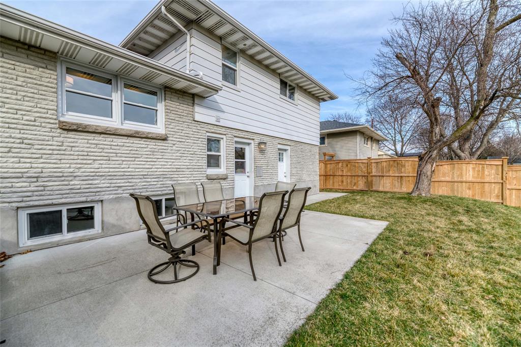 895 KEMSLEY Drive, Sarnia, Ontario, Canada