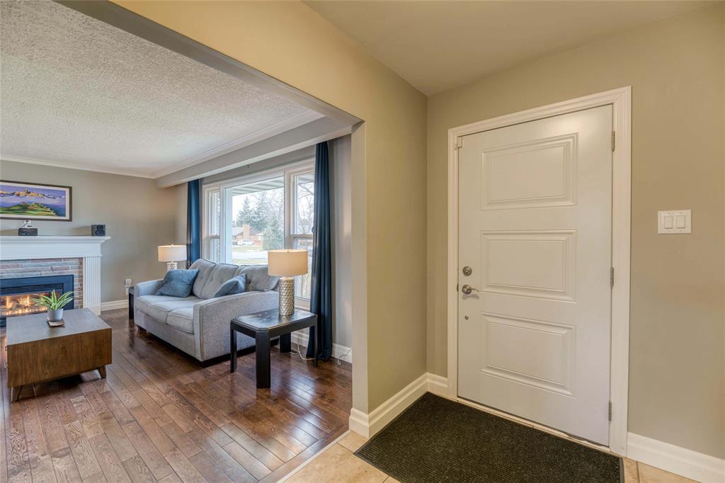 895 KEMSLEY Drive, Sarnia, Ontario, Canada