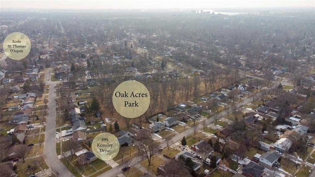 895 KEMSLEY Drive, Sarnia, Ontario, Canada