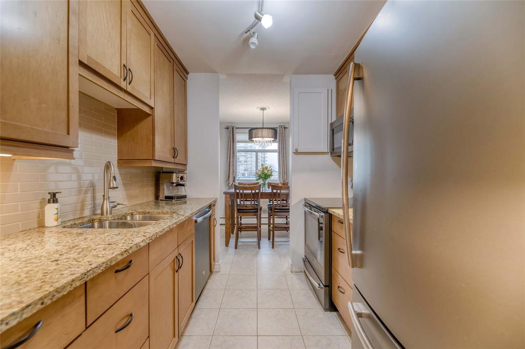 10 DERBY Lane Unit# 205, Sarnia, Ontario, Canada