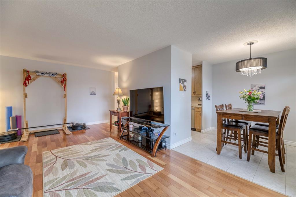 10 DERBY Lane Unit# 205, Sarnia, Ontario, Canada