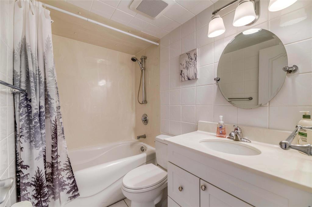 10 DERBY Lane Unit# 205, Sarnia, Ontario, Canada