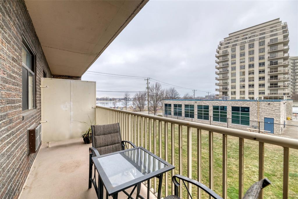 10 DERBY Lane Unit# 205, Sarnia, Ontario, Canada