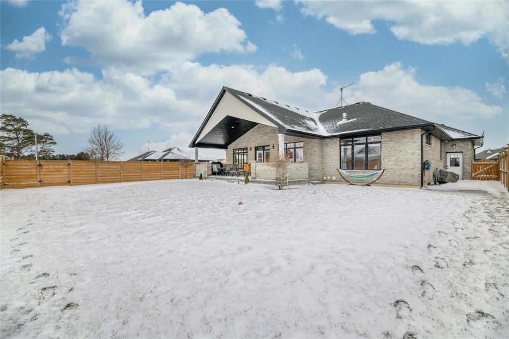 3880 ARIE Court, Plympton-Wyoming, Ontario, Canada