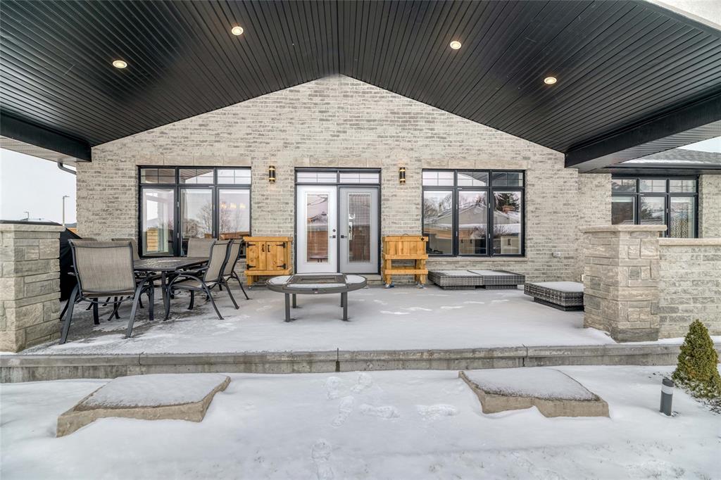 3880 ARIE Court, Plympton-Wyoming, Ontario, Canada