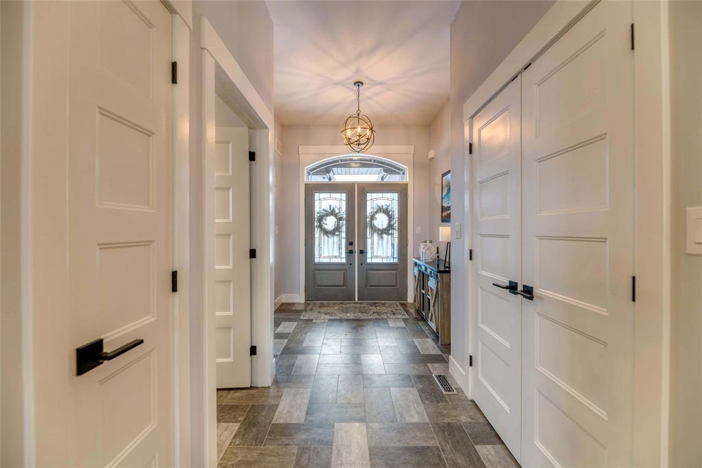 3880 ARIE Court, Plympton-Wyoming, Ontario, Canada