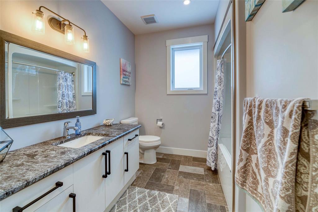 3880 ARIE Court, Plympton-Wyoming, Ontario, Canada