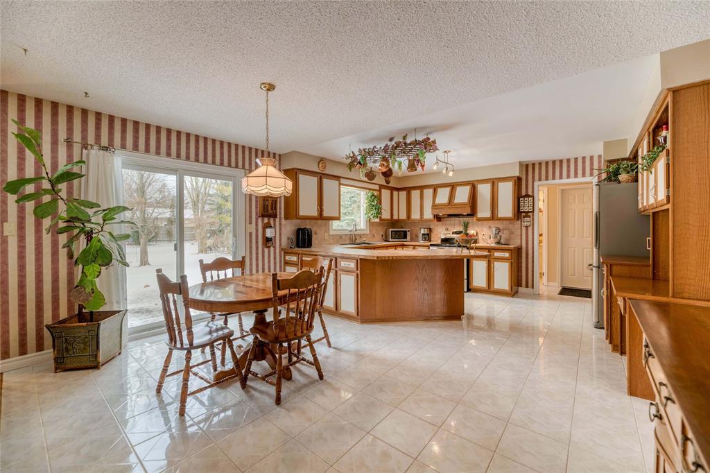1603 HOLDEN Drive, Sarnia, Ontario, Canada