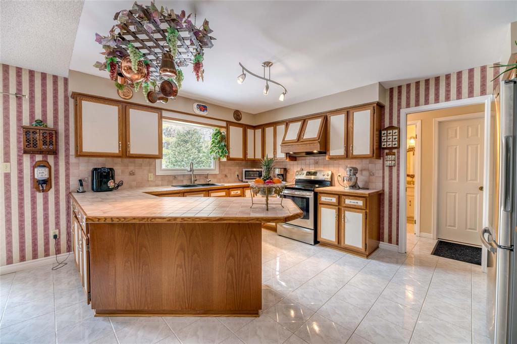 1603 HOLDEN Drive, Sarnia, Ontario, Canada