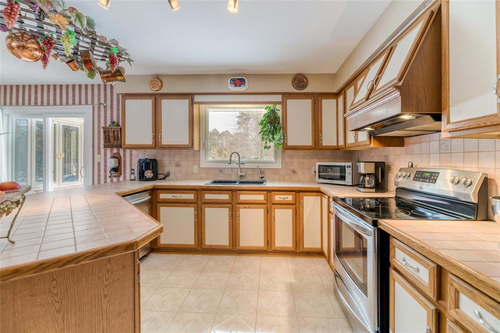 1603 HOLDEN Drive, Sarnia, Ontario, Canada