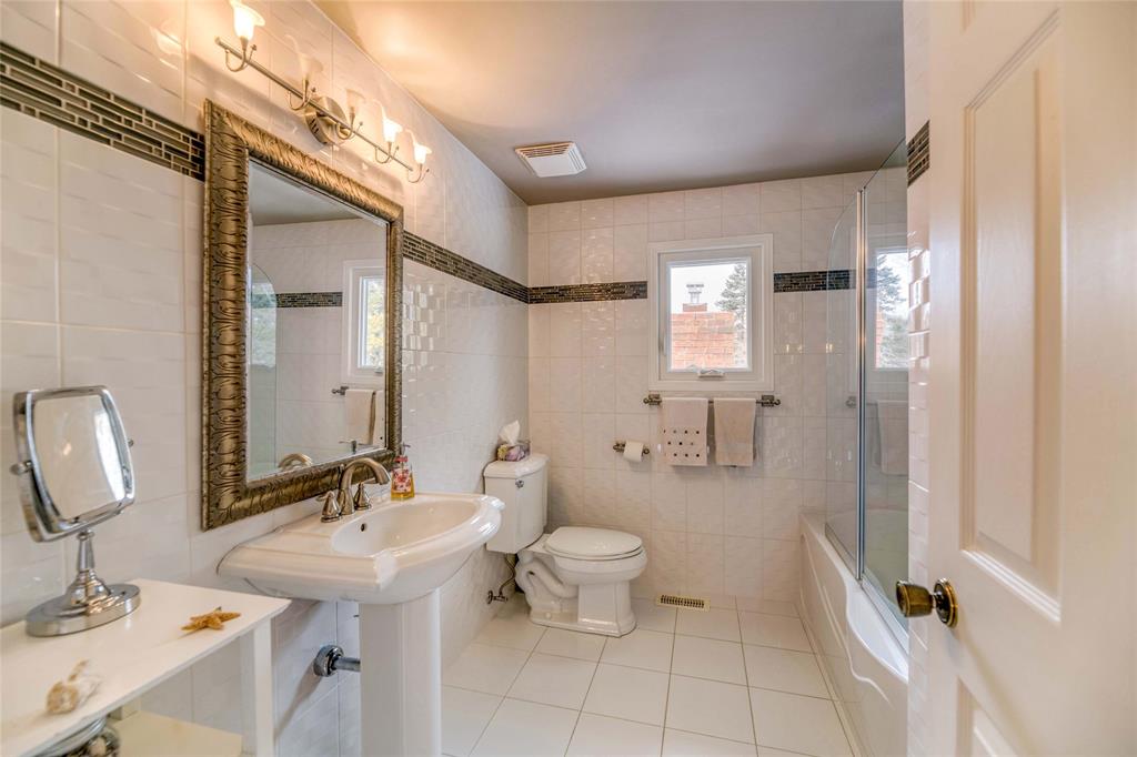 1603 HOLDEN Drive, Sarnia, Ontario, Canada
