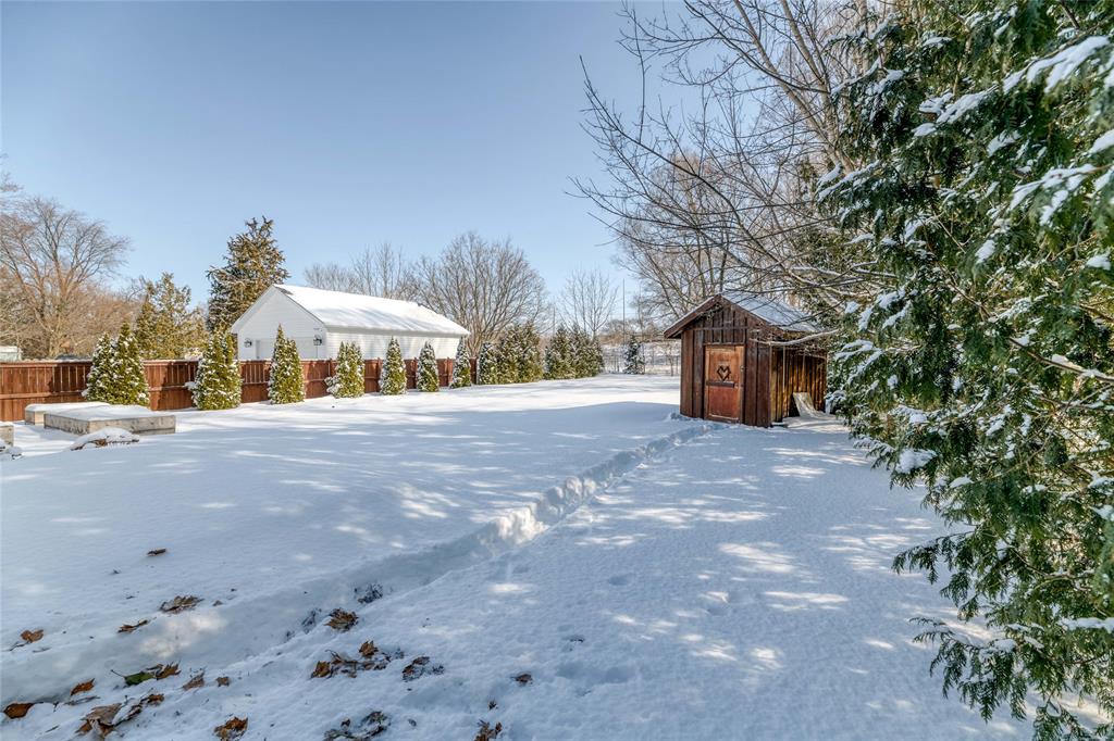 886 HAGLE Street, Sarnia, Ontario, Canada
