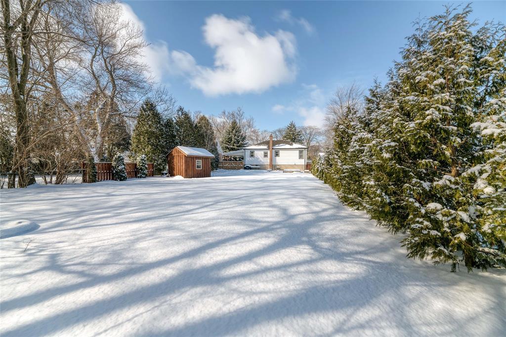 886 HAGLE Street, Sarnia, Ontario, Canada