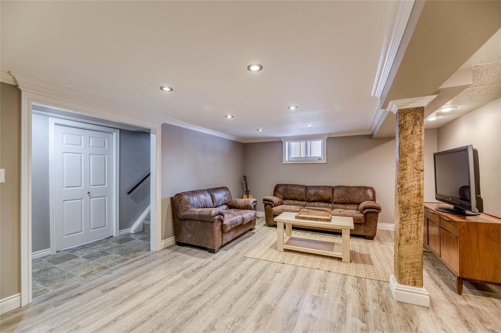 886 HAGLE Street, Sarnia, Ontario, Canada