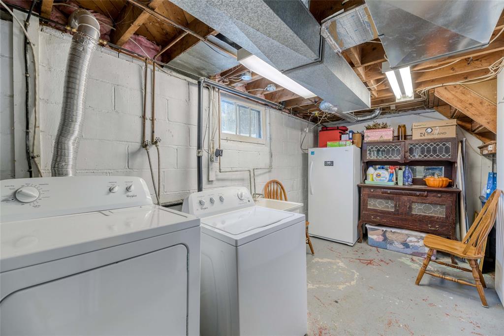 886 HAGLE Street, Sarnia, Ontario, Canada