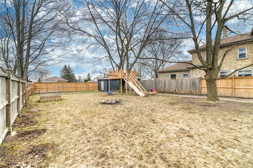 33 MAC DONALD Street, Lambton Shores, Ontario, Canada