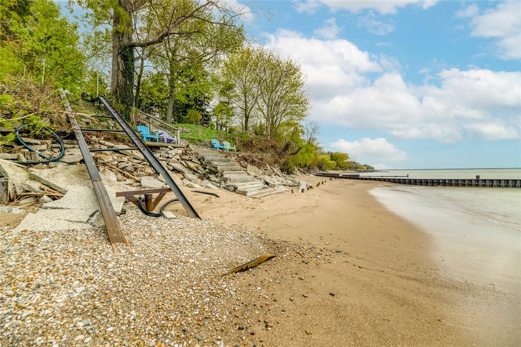 1672 LAKESHORE Road, Sarnia, Ontario, Canada