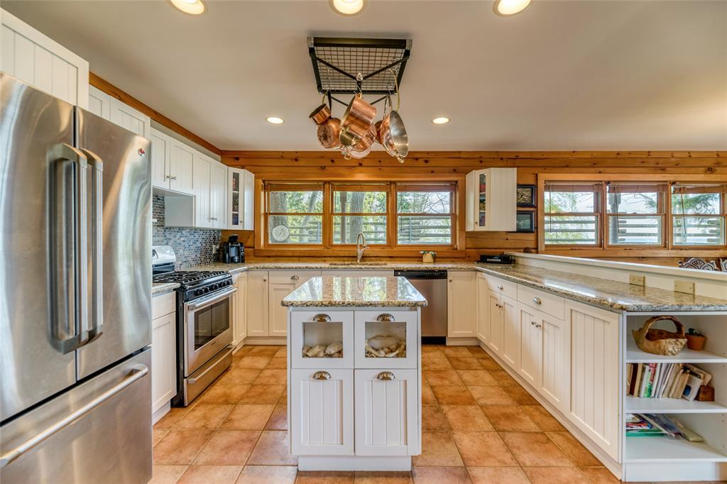 1672 LAKESHORE Road, Sarnia, Ontario, Canada
