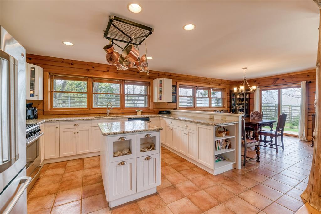 1672 LAKESHORE Road, Sarnia, Ontario, Canada