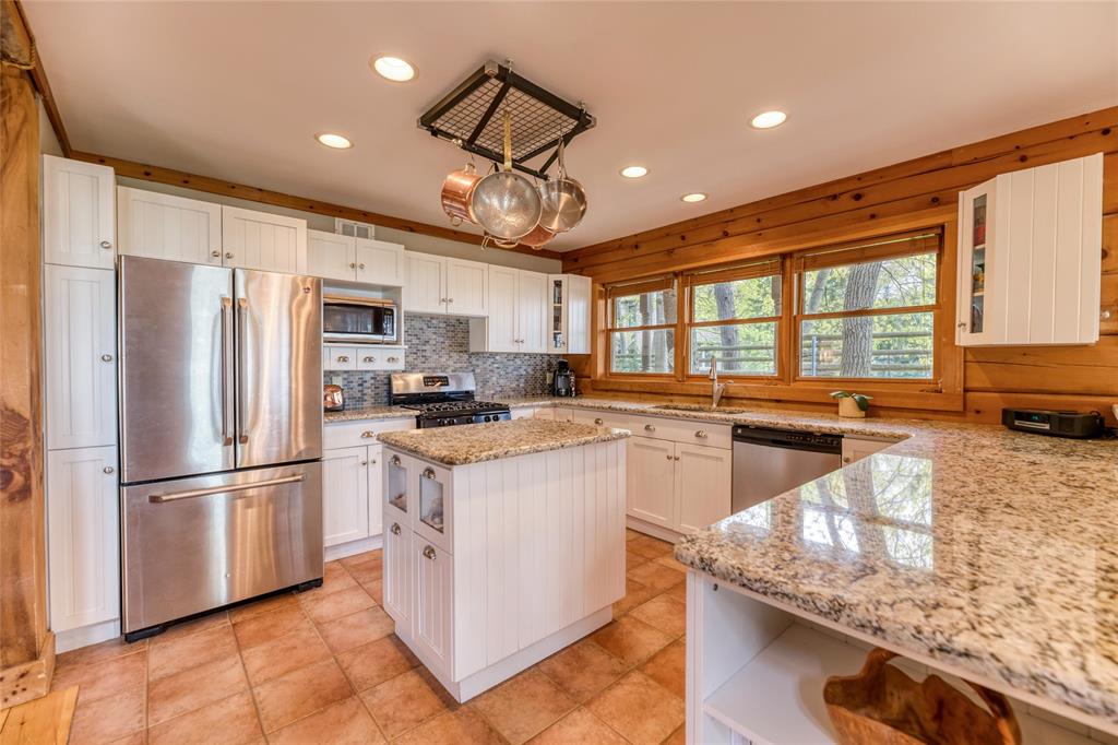 1672 LAKESHORE Road, Sarnia, Ontario, Canada
