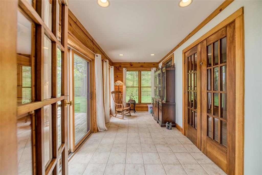 1672 LAKESHORE Road, Sarnia, Ontario, Canada