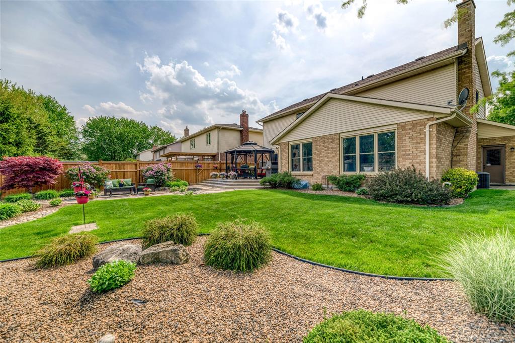 2832 STONEY CREEK Drive, Sarnia, Ontario, Canada