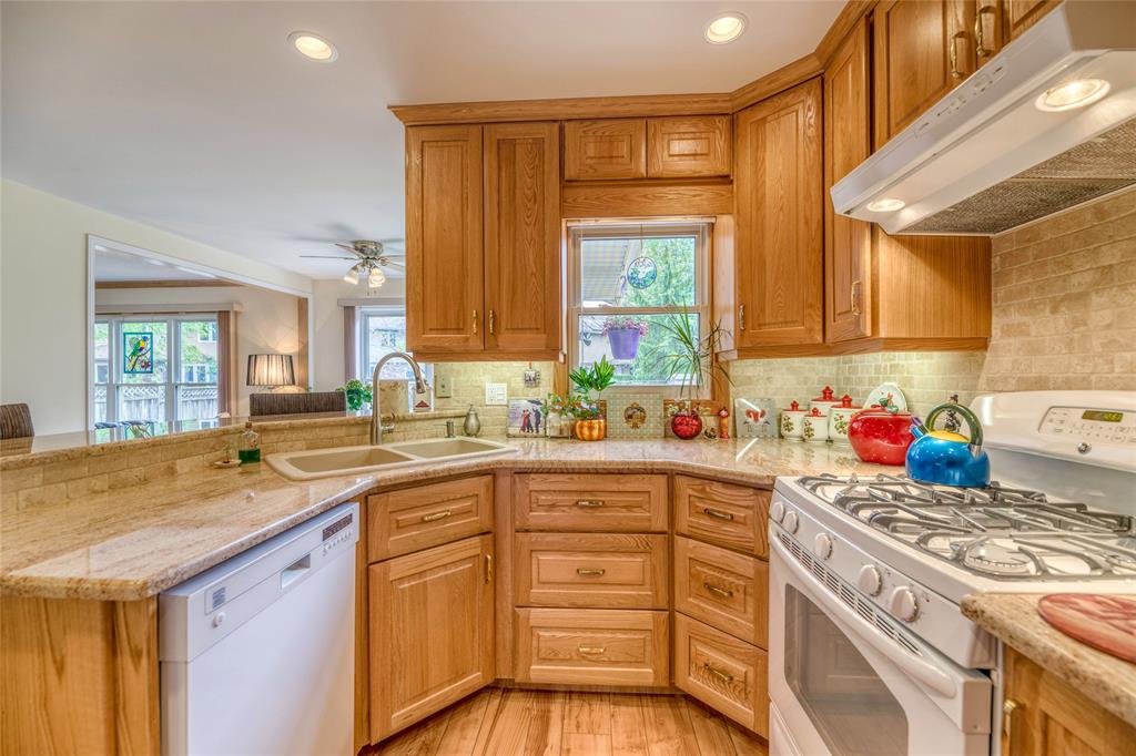 2832 STONEY CREEK Drive, Sarnia, Ontario, Canada