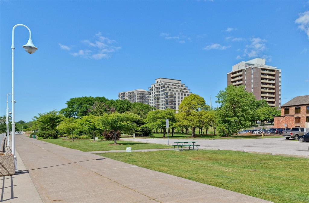 10 DERBY Lane Unit# 506, Sarnia, Ontario, Canada