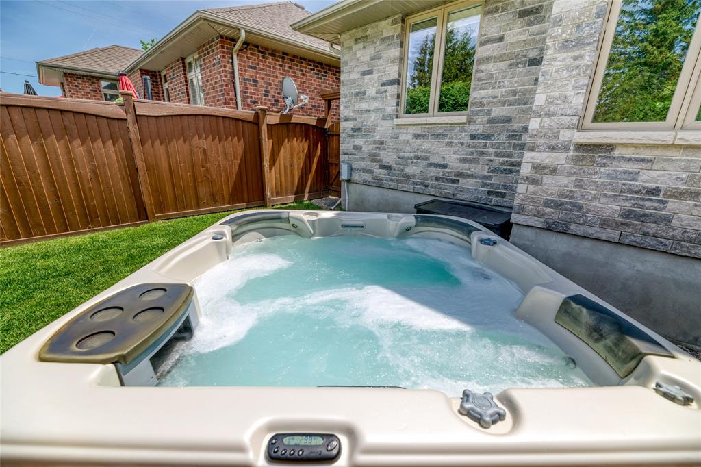 2992 FRANCES Lane, Sarnia, Ontario, Canada
