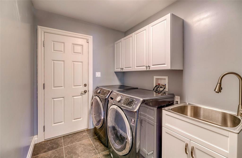 2992 FRANCES Lane, Sarnia, Ontario, Canada