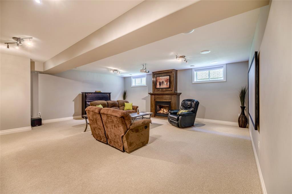 2992 FRANCES Lane, Sarnia, Ontario, Canada