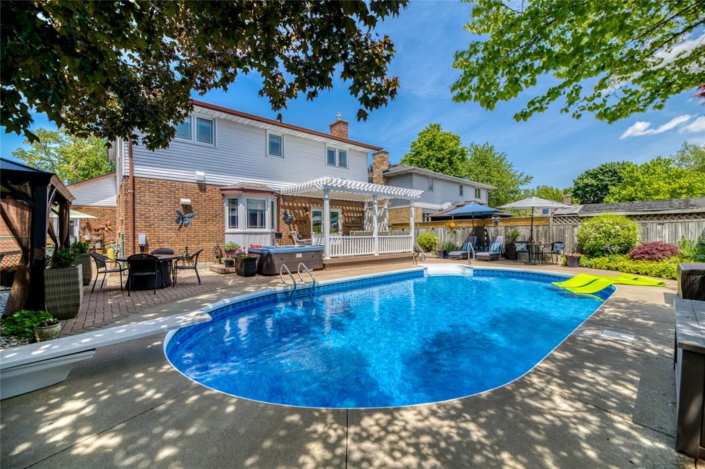 2501 WESTFIELD Close, Sarnia, Ontario, Canada