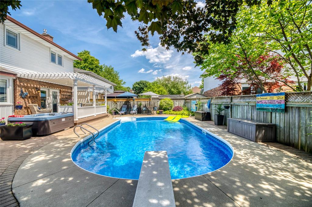 2501 WESTFIELD Close, Sarnia, Ontario, Canada