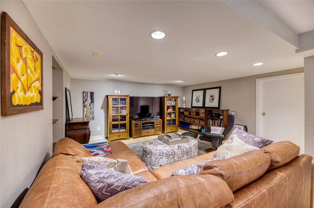 2501 WESTFIELD Close, Sarnia, Ontario, Canada