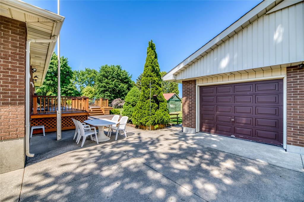 1694 THURSTON Road, Sarnia, Ontario, Canada