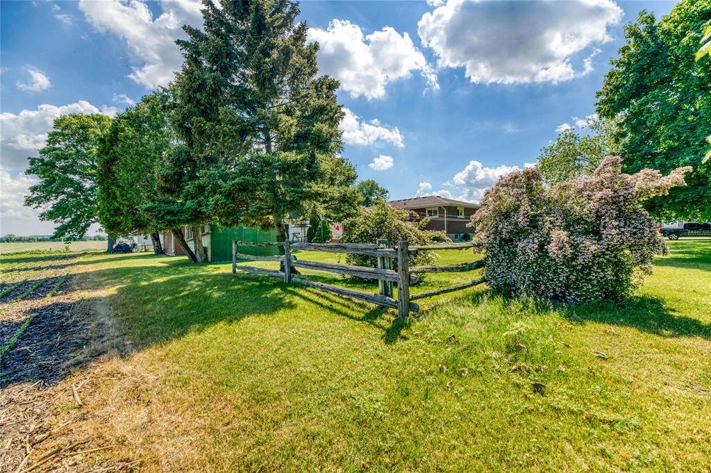1694 THURSTON Road, Sarnia, Ontario, Canada