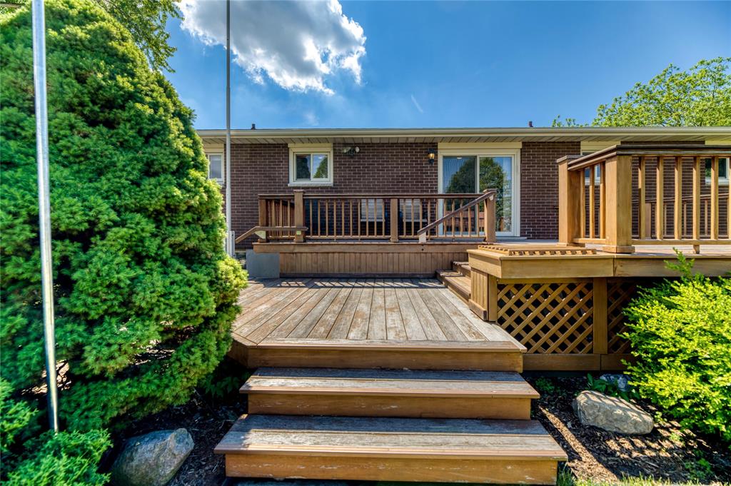1694 THURSTON Road, Sarnia, Ontario, Canada