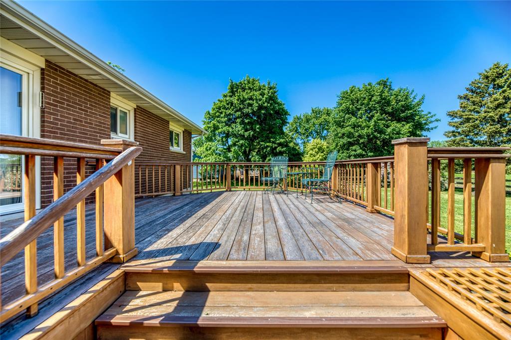 1694 THURSTON Road, Sarnia, Ontario, Canada