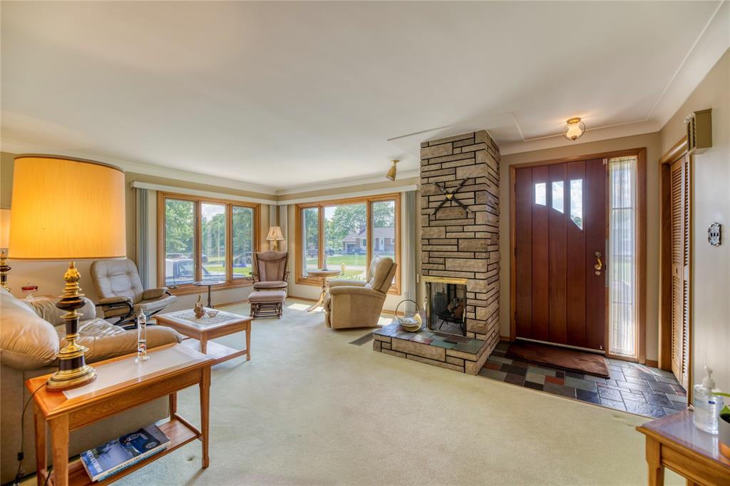 1694 THURSTON Road, Sarnia, Ontario, Canada