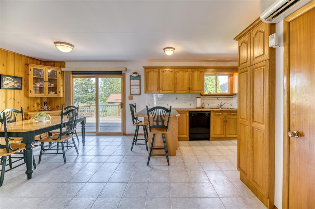 1694 THURSTON Road, Sarnia, Ontario, Canada