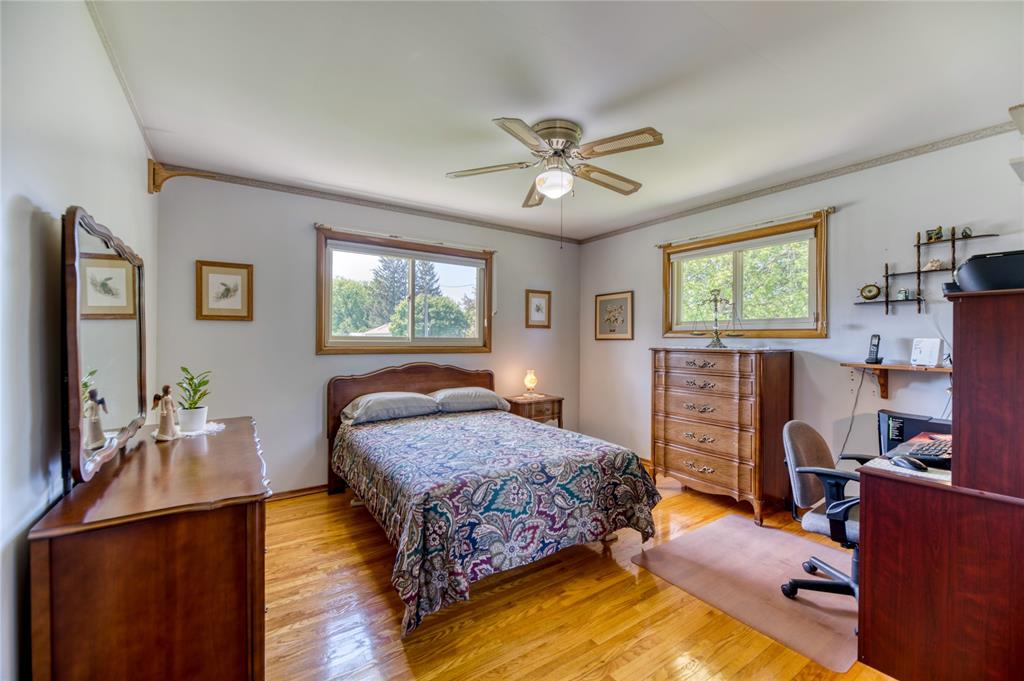 1694 THURSTON Road, Sarnia, Ontario, Canada