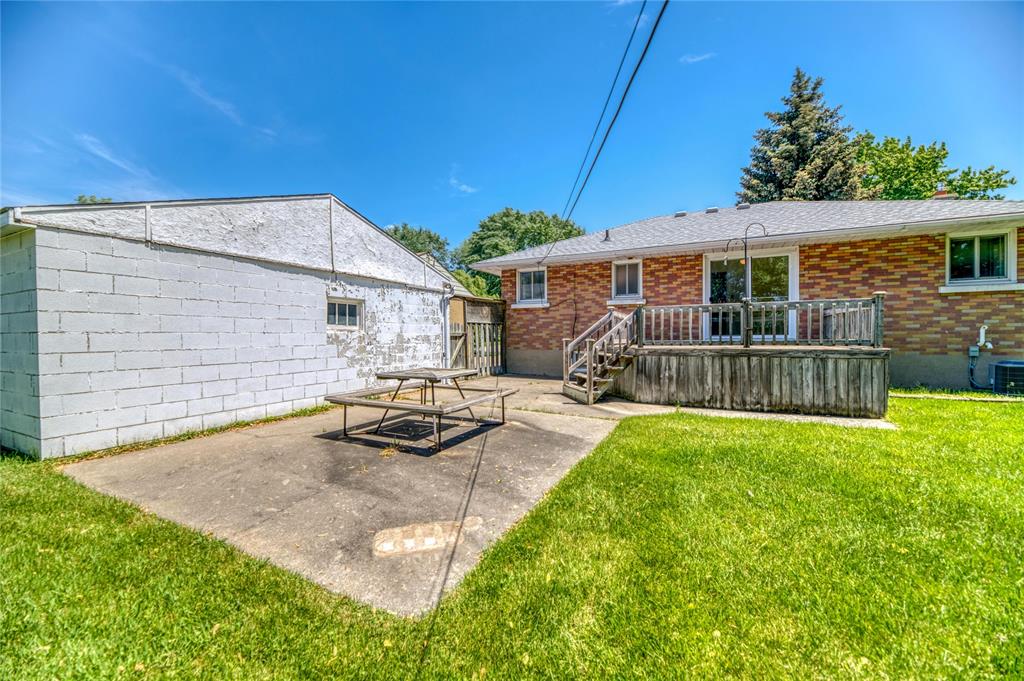 45 GREY Crescent, Sarnia, Ontario, Canada