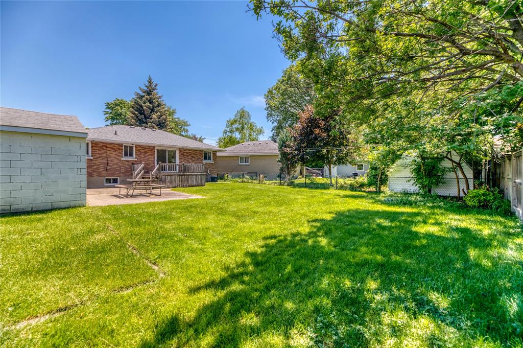 45 GREY Crescent, Sarnia, Ontario, Canada