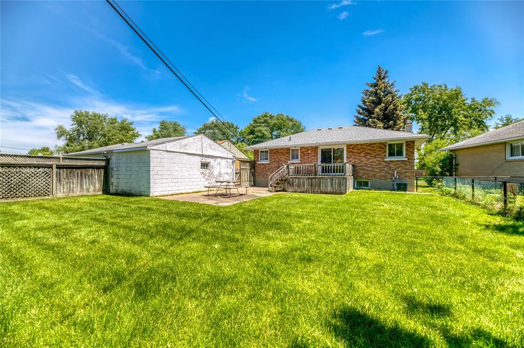 45 GREY Crescent, Sarnia, Ontario, Canada