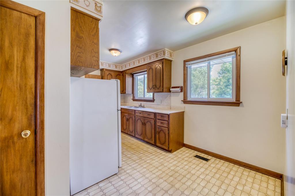 45 GREY Crescent, Sarnia, Ontario, Canada