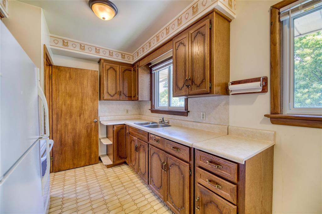 45 GREY Crescent, Sarnia, Ontario, Canada