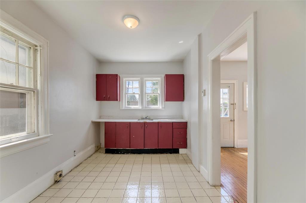 329 CHRISTINA Street North, Sarnia, Ontario, Canada