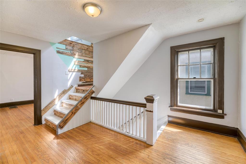 329 CHRISTINA Street North, Sarnia, Ontario, Canada