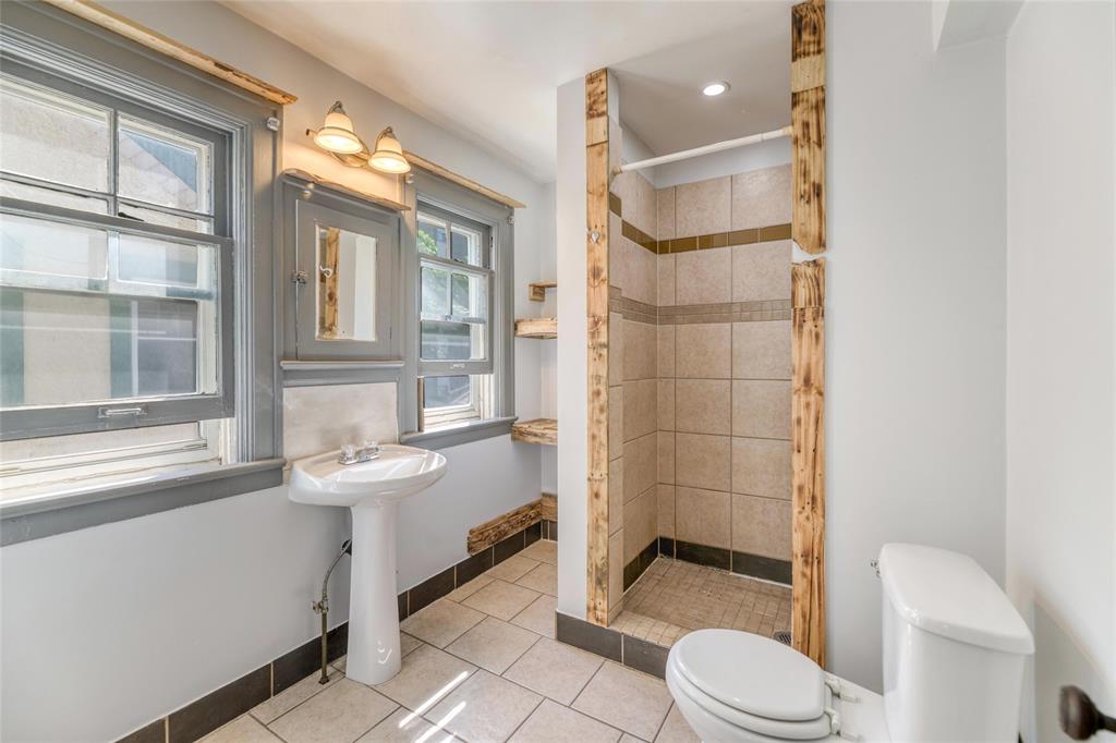 329 CHRISTINA Street North, Sarnia, Ontario, Canada